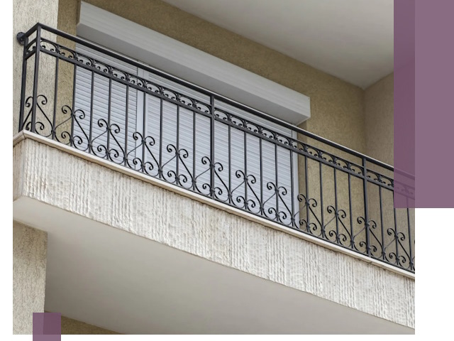 Балконные ограждения из металла и стекла в Кунгуре для домов