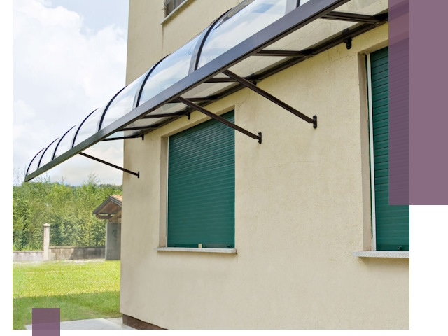 Козырьки над окнами в Кунгуре — изготовление и монтаж по выгоде