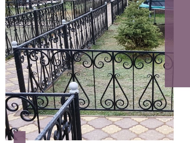 Кованые газонные ограждения под ключ в Кунгуре